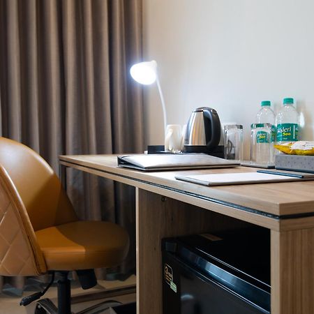 Hometel Alambagh Lucknow - A Sarovar Hotel Экстерьер фото