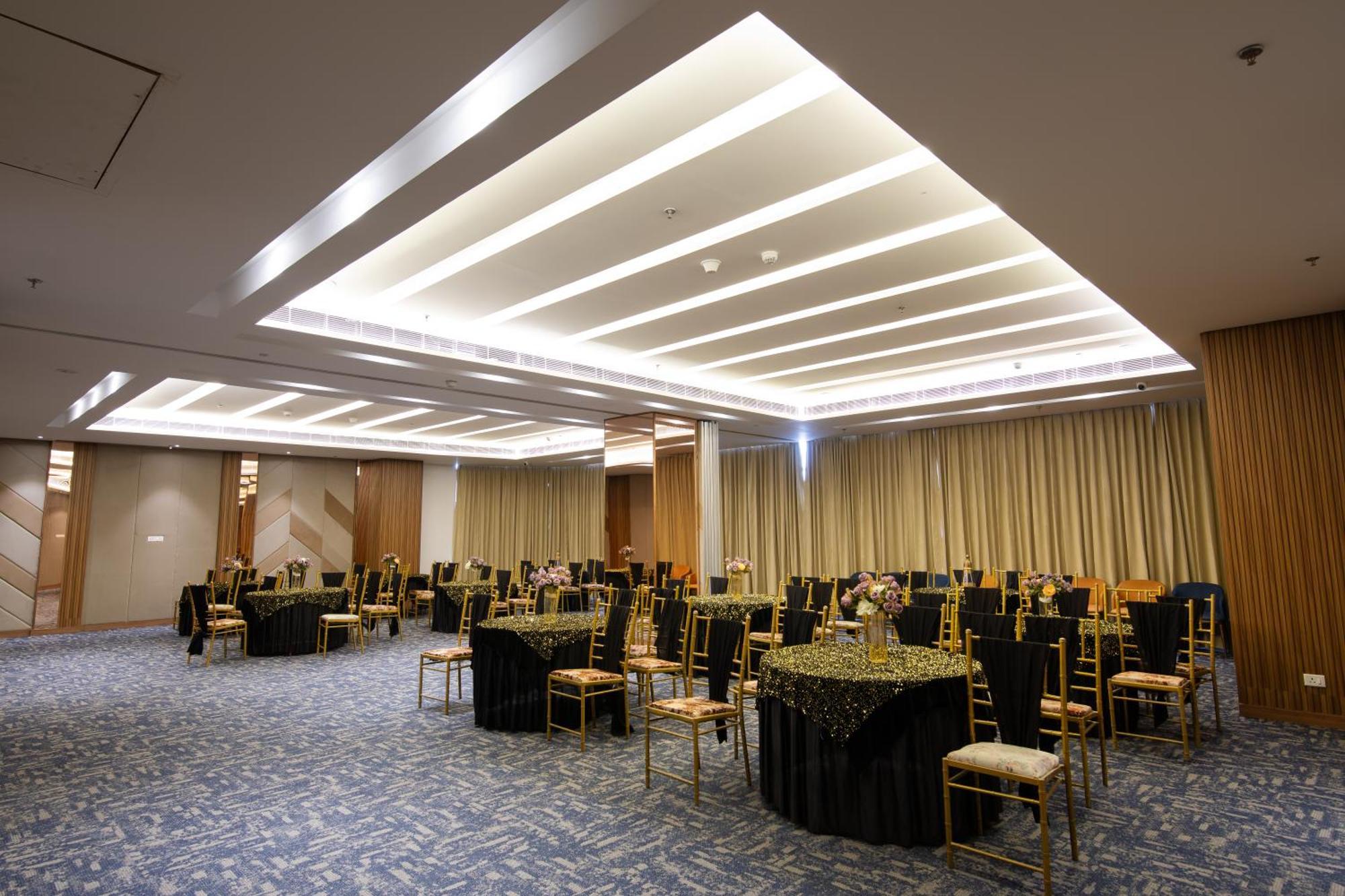 Hometel Alambagh Lucknow - A Sarovar Hotel Экстерьер фото