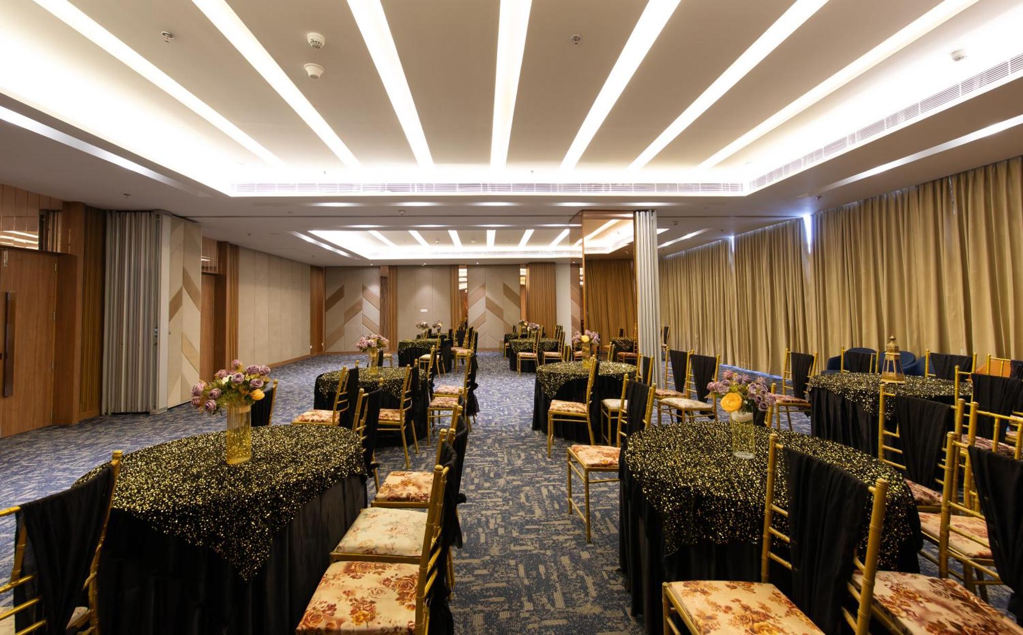 Hometel Alambagh Lucknow - A Sarovar Hotel Экстерьер фото