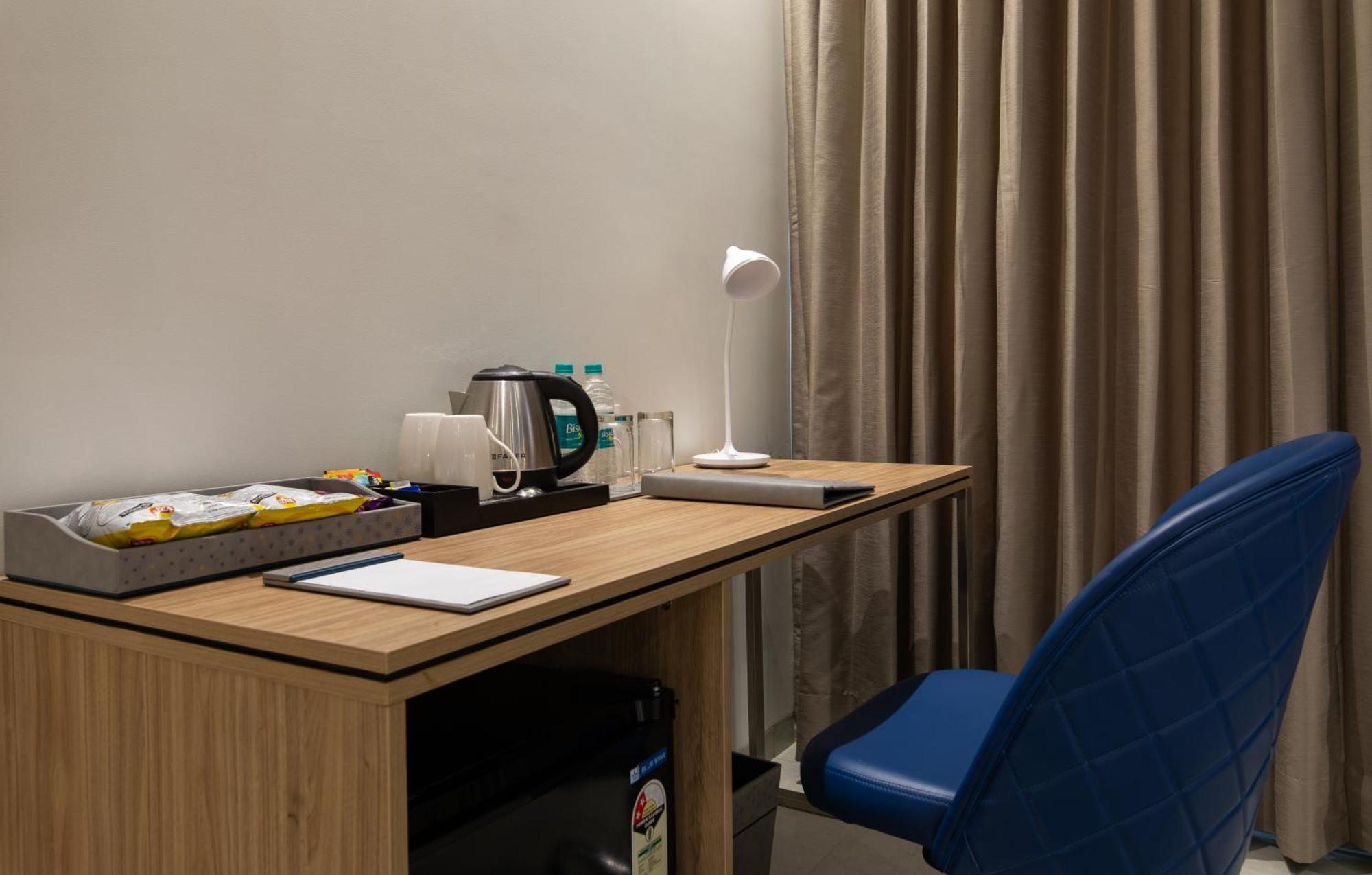 Hometel Alambagh Lucknow - A Sarovar Hotel Экстерьер фото