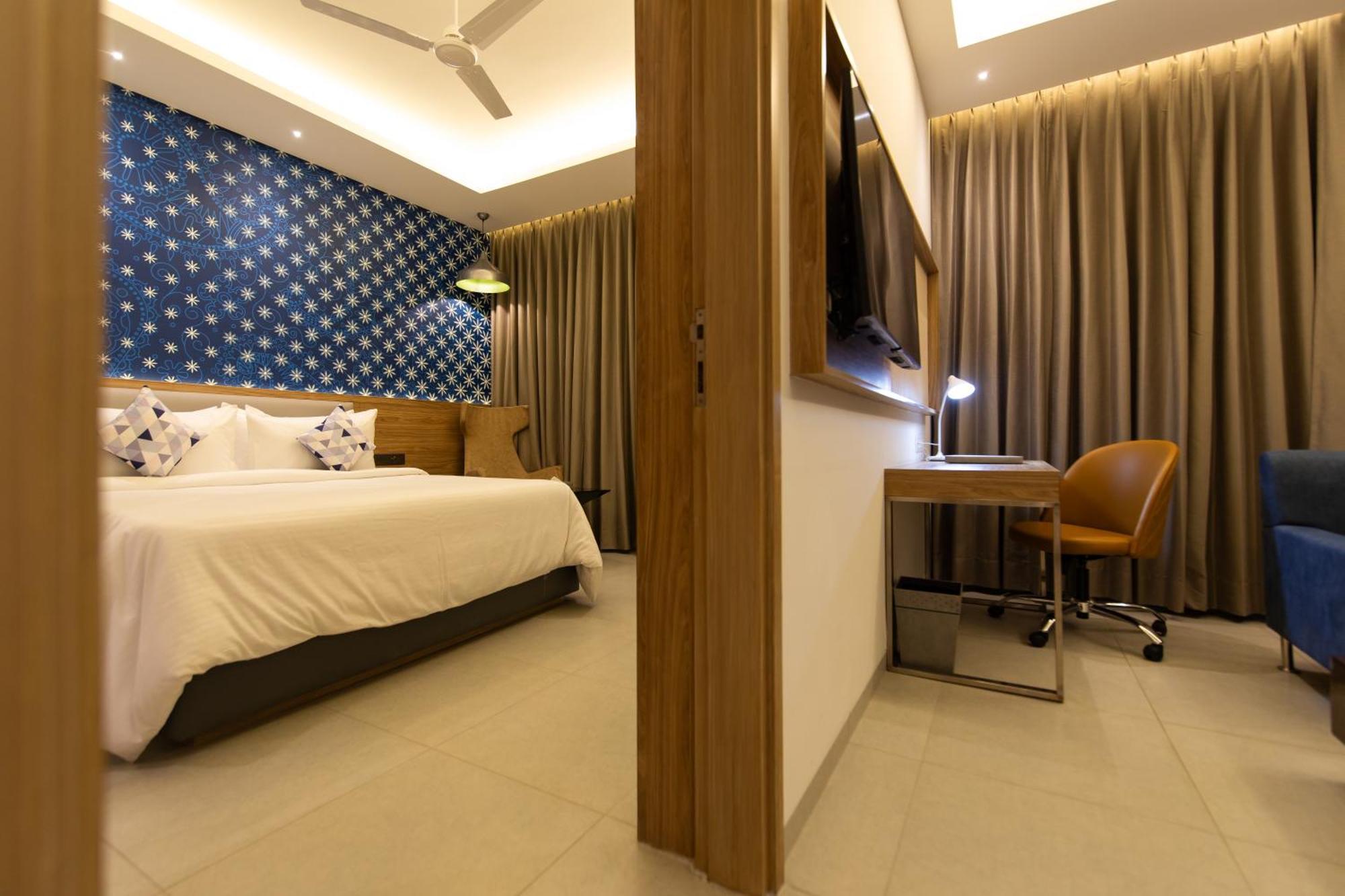 Hometel Alambagh Lucknow - A Sarovar Hotel Экстерьер фото