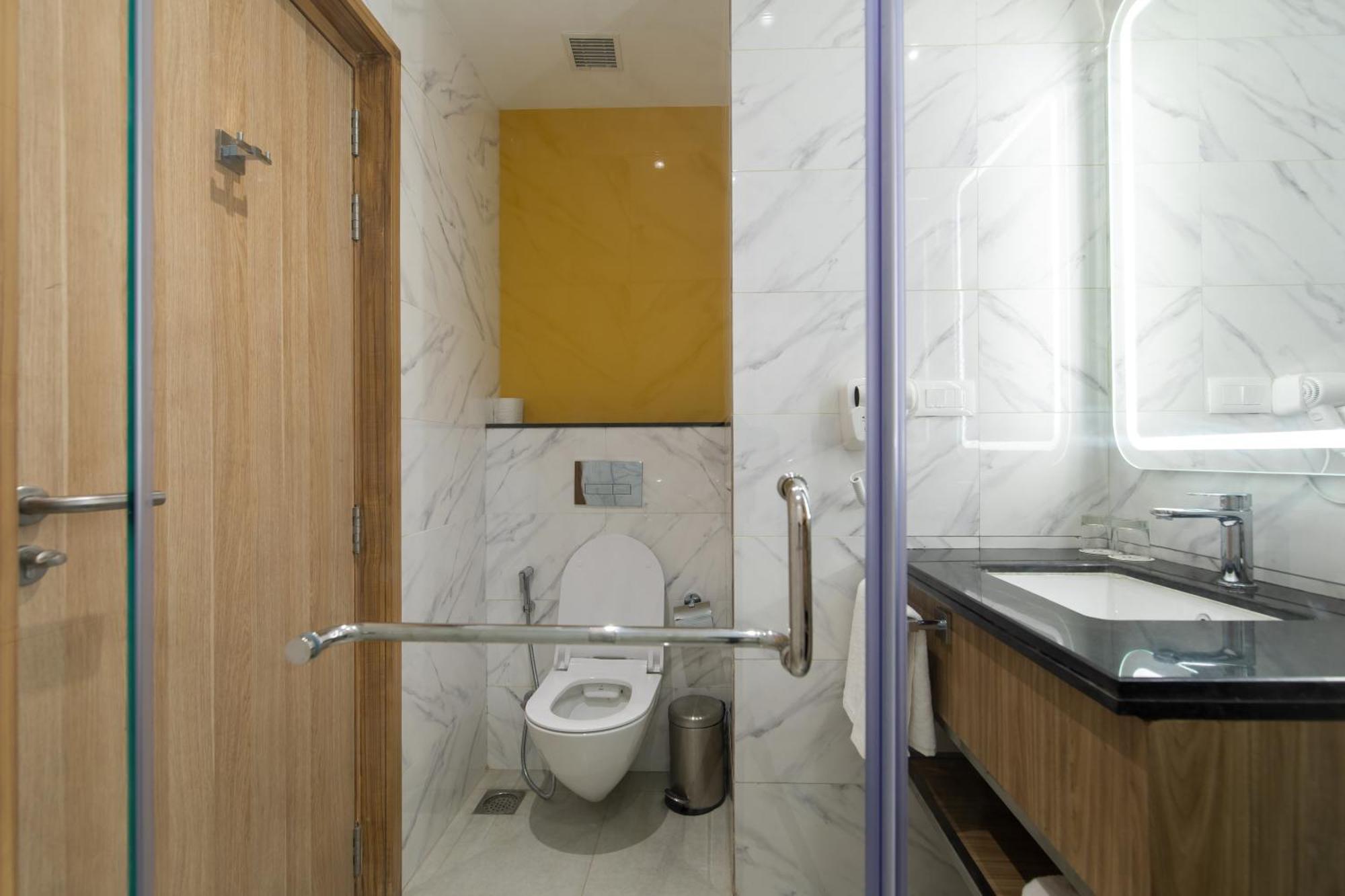 Hometel Alambagh Lucknow - A Sarovar Hotel Экстерьер фото