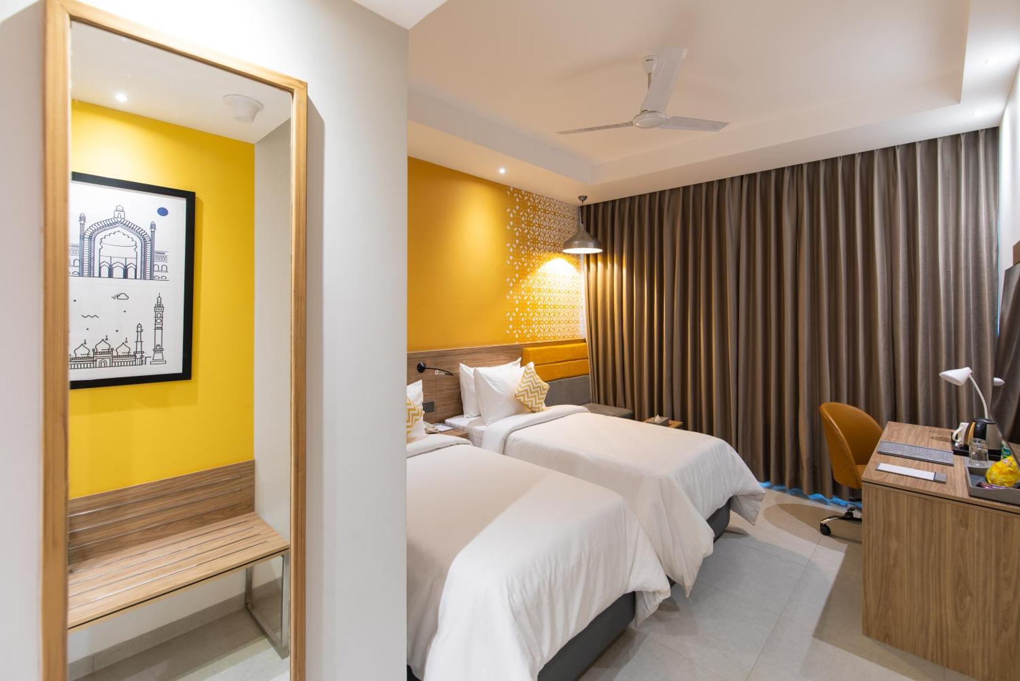 Hometel Alambagh Lucknow - A Sarovar Hotel Экстерьер фото